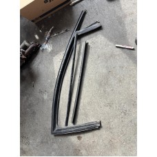 Megane-2 Sağ Ön Kapı Fitil Takımı