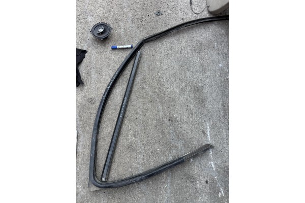 Clio-2 Sağ Ön Kapı Fitili