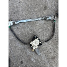 Clio-2 Sağ Ön Cam Krikosu Clio-2 Sağ Ön Cam Krikosu