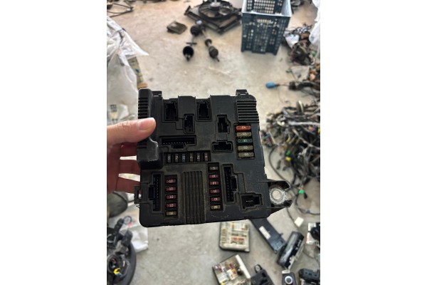 Megane-2 Sigorta Tablası Megane-2 Sigorta Tablası