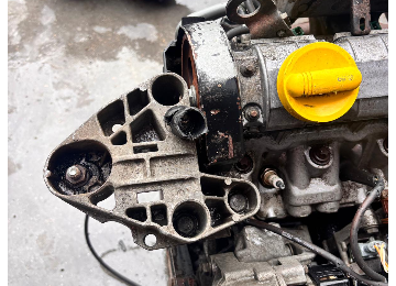 Megane-1 2.0 8valf F3R Motor Kulağı