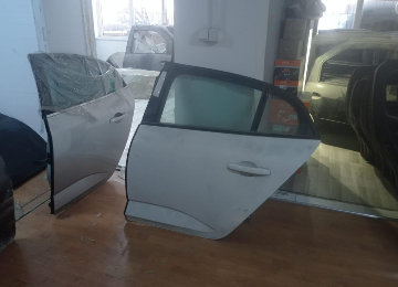 Megane-3 Hatasız Boyasız Arka Kapılar