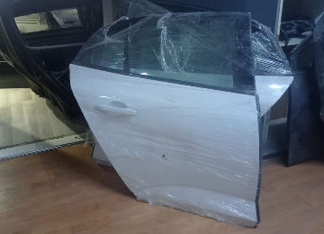 Megane-4 Sağ Arka Kapı Hatasız Beyaz